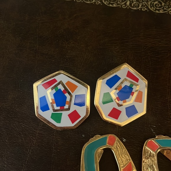 Two Pairs of Vintage Retro Avon Clip-on Earrings - Picture 4 of 6